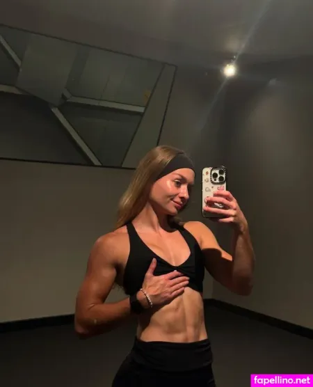 Molly Mangan OnlyFans Thumbnail #kVBdMCeQvo
