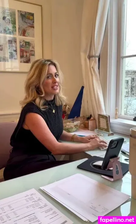 Molly Moore OnlyFans Thumbnail #0Bse5hKpkA