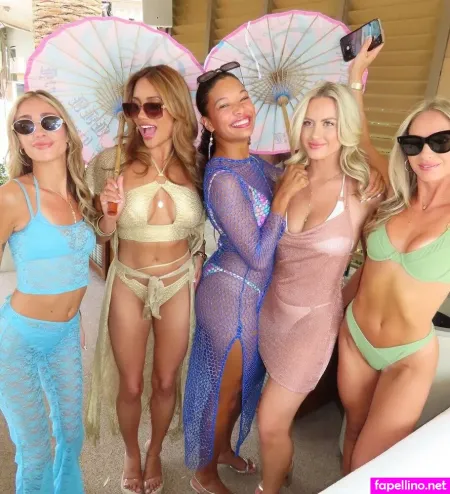 Molly Moore OnlyFans Thumbnail #At2lQpA2KM