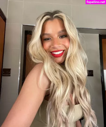 Molly Rainford OnlyFans Thumbnail #0c66sADNSR