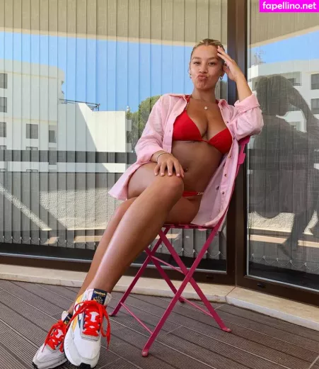 Molly Rainford OnlyFans Thumbnail #exH4nFc3iL