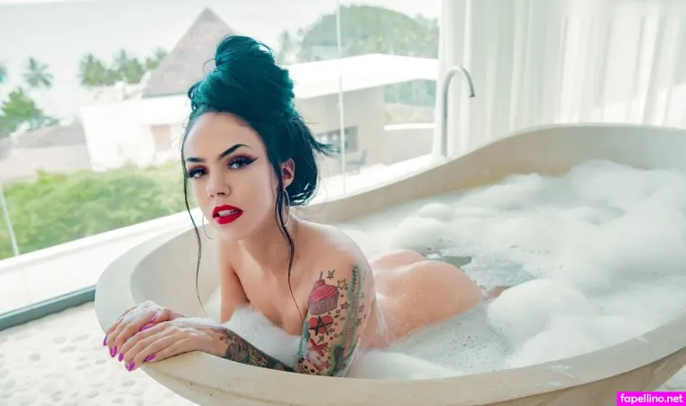 Molly Rennick 1 OnlyFans Thumbnail #mqrIoiQTVC