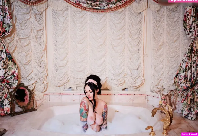 Molly Rennick 1 OnlyFans Thumbnail #w2wGOdIt2M