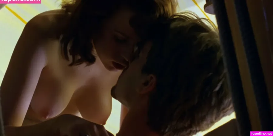 Molly Ringwald OnlyFans Thumbnail #eMEyVthJSw