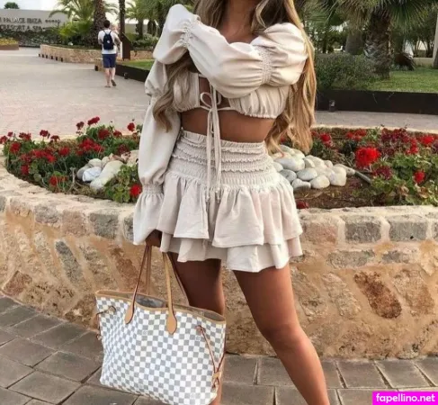 Molly Stirk OnlyFans Thumbnail #4u39KFnriV