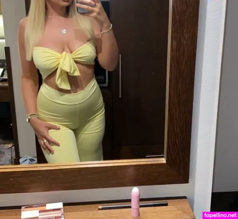 Molly Stirk OnlyFans Thumbnail #iV8nauXZx1