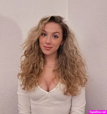 Molly Sue Horn OnlyFans Thumbnail #zHsho0q4U4