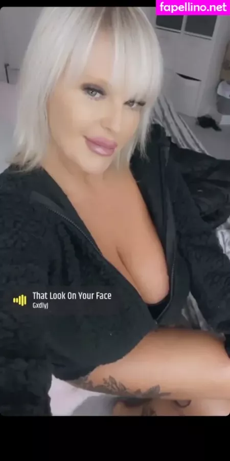 Mollyjfoxx OnlyFans Thumbnail #Y4yn5pp2dd