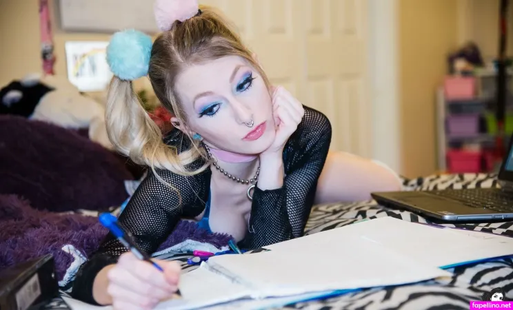 Mollymayhem OnlyFans Thumbnail #m4gTrTWOcg