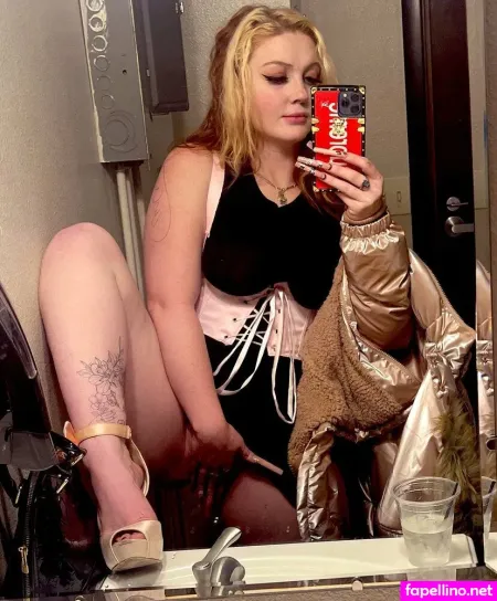 Mollymontana Main Profile Photo
