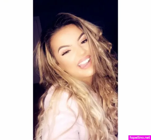 Mollymullanx OnlyFans Thumbnail #Y9oeKK3h1G