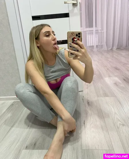 Mollypillows OnlyFans Thumbnail #2lGBmHQcV4