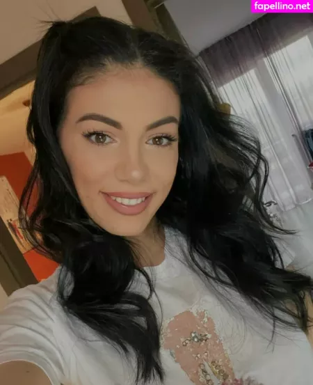 Mollyrossee OnlyFans Thumbnail #ufcOOQoh9W