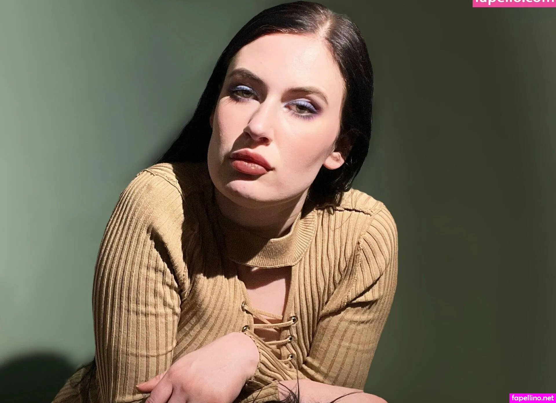 mememewut, mollyv96 Nude Leaked OnlyFans Photo #VR2LghZKBh