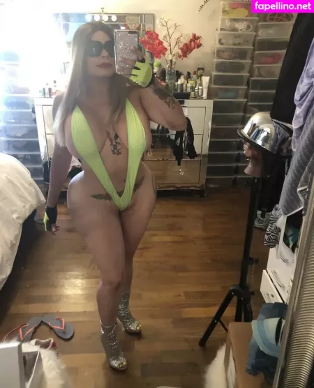 Mollywoodz OnlyFans Thumbnail #zQjMIY8l2o
