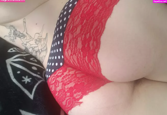 Molotovcocktease OnlyFans Thumbnail #bJEAOOJyI8
