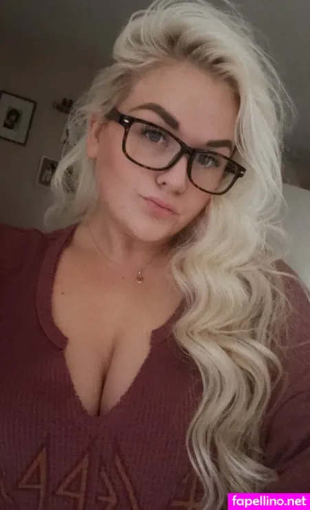 Mom Gonewild69 OnlyFans Thumbnail #22k3WgbSYo