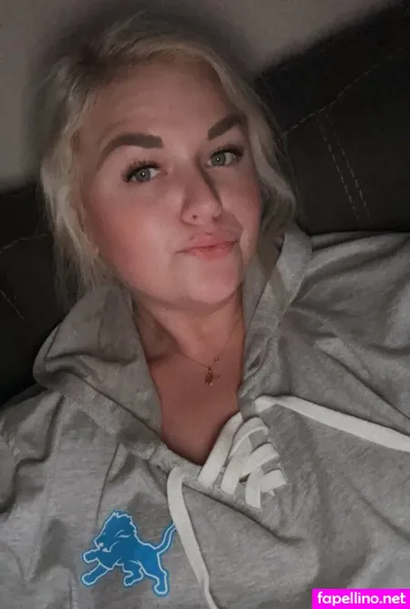 Mom Gonewild69 OnlyFans Thumbnail #7ikWiW6w2V