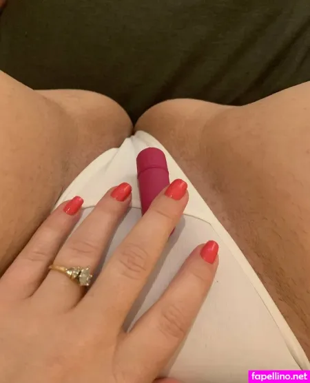 Mom Nextdoor90 OnlyFans Thumbnail #3MkcFmFmeR