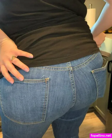 Mom Nextdoor90 Main Profile Photo