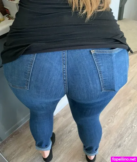 Mom Nextdoor90 OnlyFans Thumbnail #aHXxJb9OOg