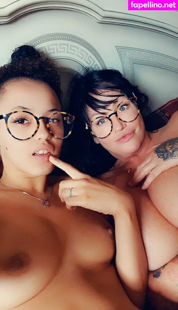 mom_vs_daughter Nude Leaked OnlyFans Photo #YvHSXWjZJs