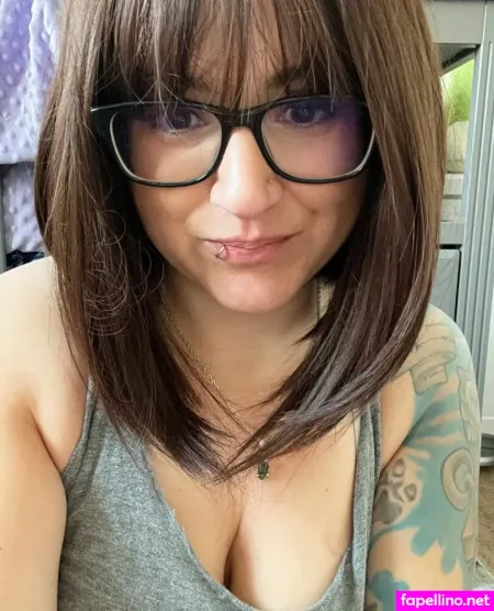 Momboobs OnlyFans Thumbnail #EGoolQWpbH