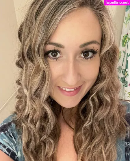 Momdd1998 OnlyFans Thumbnail #XAR2WMu2y7