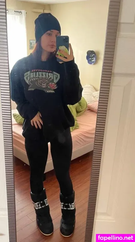 Momfinland OnlyFans Thumbnail #xNKWTHFLrT
