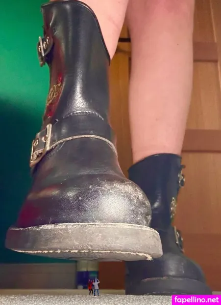 Mommabearfeetfetish OnlyFans Thumbnail #7PPboWbPnw