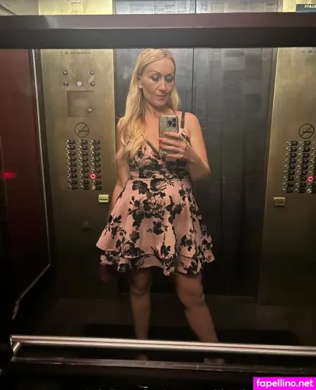 Mommablondebombshell 1 OnlyFans Thumbnail #P7MkF4SxI8