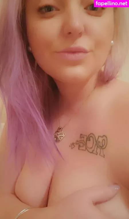 Mommithiccc OnlyFans Thumbnail #2Yub9WYsj1