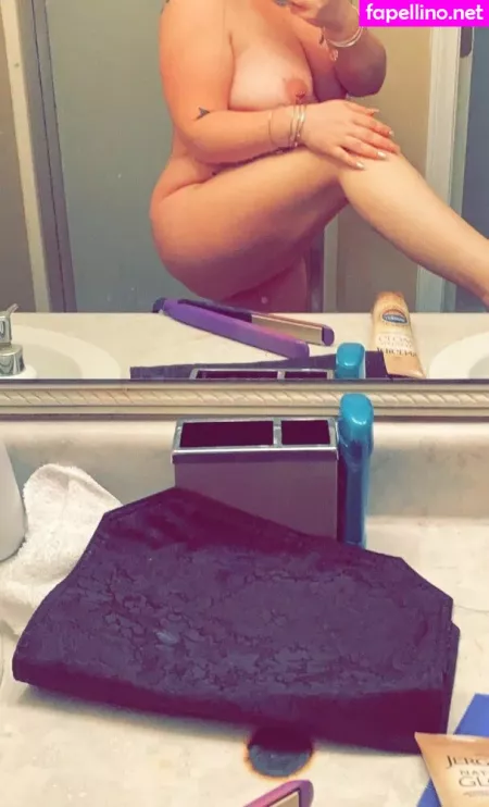 Mommithiccc OnlyFans Thumbnail #Pbg7XkKz5J