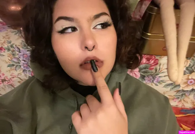 Mommy Minerva OnlyFans Thumbnail #1CnVhG3Nep