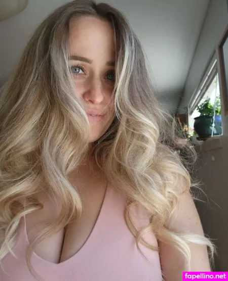 Mommy Noelle OnlyFans Thumbnail #vE4mx0htKt