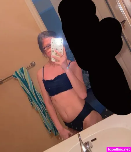 Mommyj22 OnlyFans Thumbnail #61f5FMkfYM