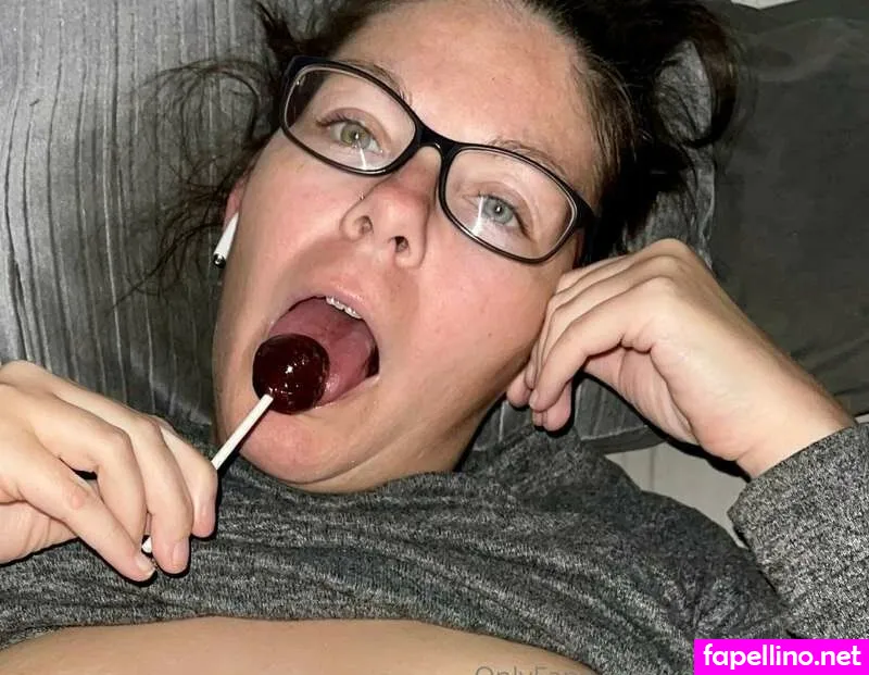 kellythemilf33, mommakelly89 Nude Leaked OnlyFans Photo #FlcFXanCV9