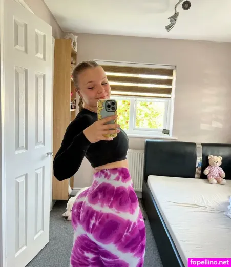 Mommymewtwo OnlyFans Thumbnail #97g6LBSFLI