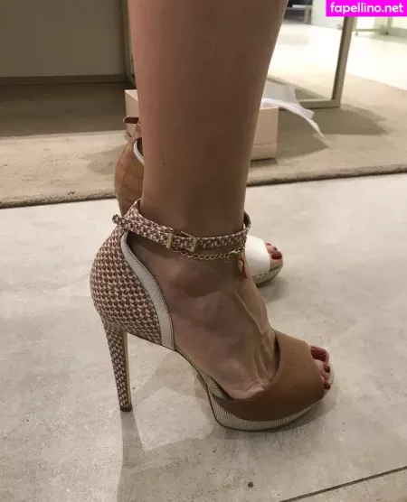 Momo Hotwife OnlyFans Thumbnail #UYYHBN84xF