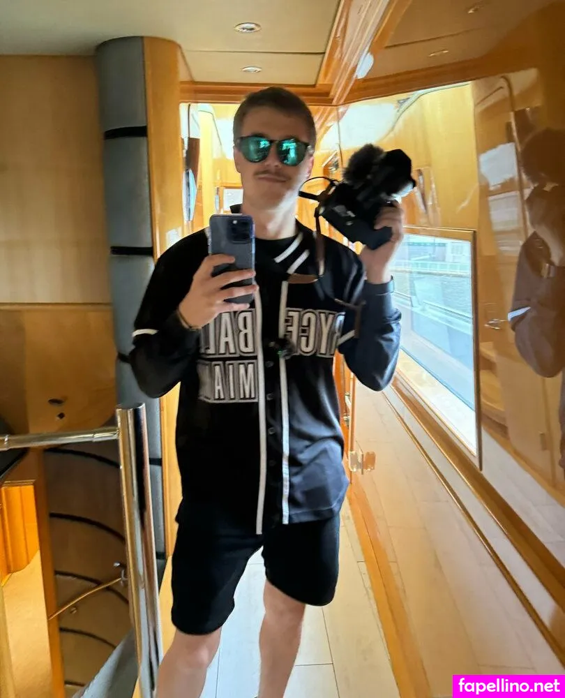 momocam, momocam_stories Nude Leaked OnlyFans Photo #Zz7ZncpPwn