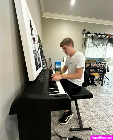 Momocam OnlyFans Thumbnail #yRIXMcVUfz
