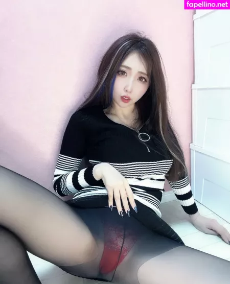 Momoiro Reku OnlyFans Thumbnail #7S2cxAXVUS