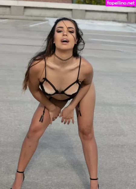 Momoneyyymoprobzzz OnlyFans Thumbnail #VvTmAd9fz8
