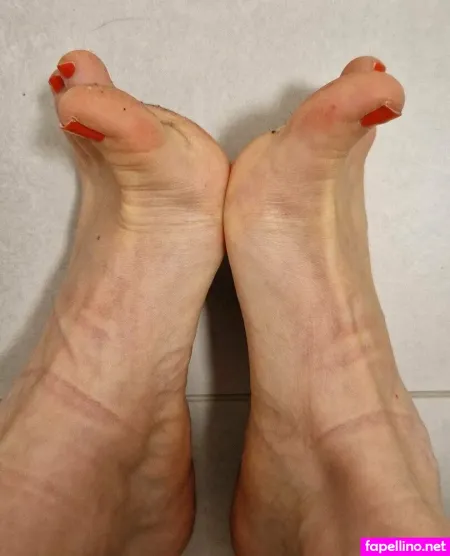 Momsandfeet OnlyFans Thumbnail #6QKPj5fjJk