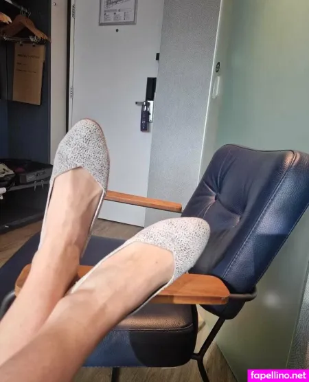 Momsandfeet OnlyFans Thumbnail #CfpsbQHvvn