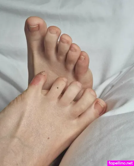 Momsandfeet OnlyFans Thumbnail #EqLdLEc0UR