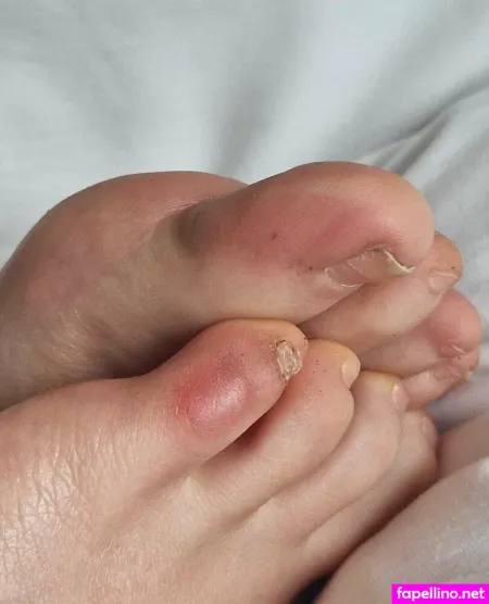 Momsandfeet OnlyFans Thumbnail #ow5GCnUqNY