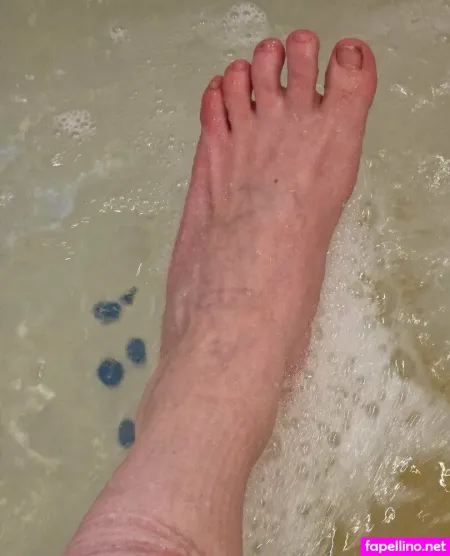 Momsandfeet OnlyFans Thumbnail #rAhs8MnTYP