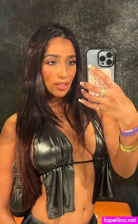 Momunniee OnlyFans Thumbnail #3FMEDc864X