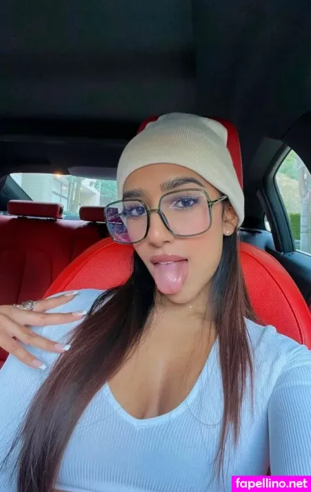 Momunniee OnlyFans Thumbnail #VTqHNd5Lfn